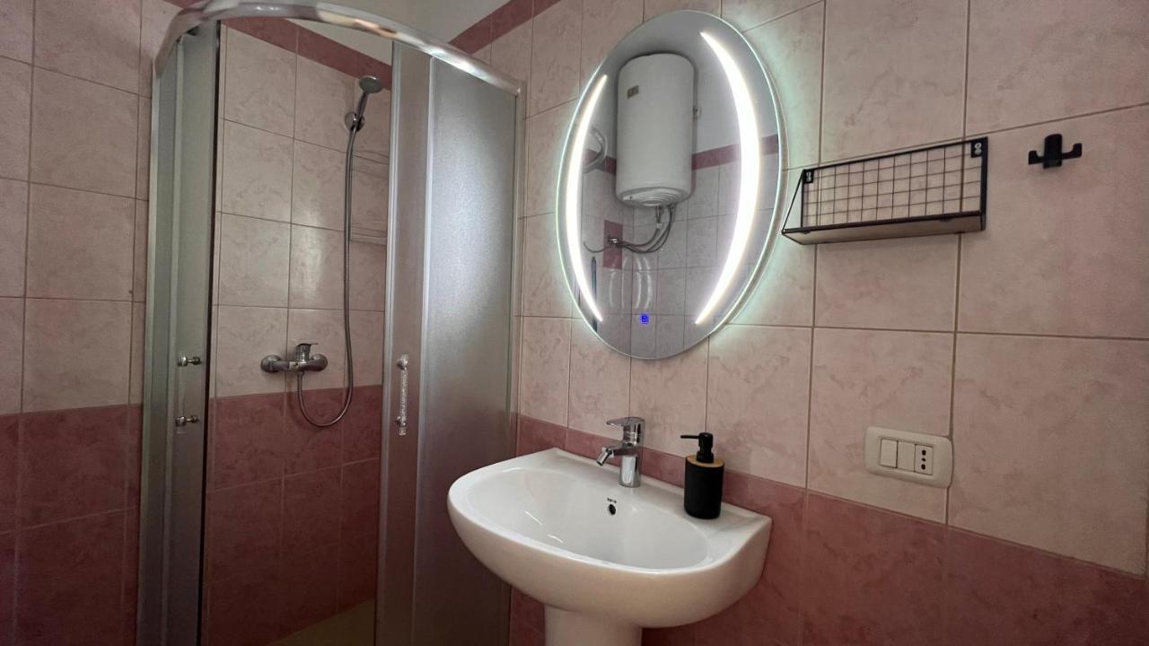 Danny Apartment Дуррес Экстерьер фото